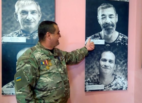 До Вінниці привезли виставку «Якби не війна» — змінені долі у світлинах (ФОТОРЕПОРТАЖ), фото №13 на сайті 20minut.ua
