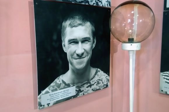 До Вінниці привезли виставку «Якби не війна» — змінені долі у світлинах (ФОТОРЕПОРТАЖ), фото №14 на сайті 20minut.ua