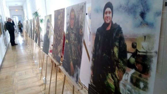 До Вінниці привезли виставку «Якби не війна» — змінені долі у світлинах (ФОТОРЕПОРТАЖ), фото №6 на сайті 20minut.ua