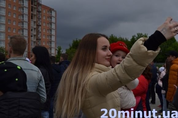 Як Кам’янець відривався під пісні MONATIK-а (ФОТО) на сайті 20minut.ua Як Кам’янець відривався під пісні MONATIK-а (ФОТО), фото №2 на сайті 20minut.ua