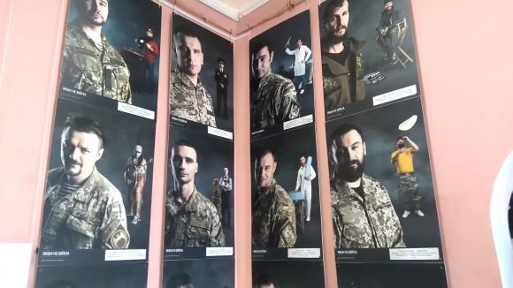 До Вінниці привезли виставку «Якби не війна» — змінені долі у світлинах (ФОТОРЕПОРТАЖ), фото №8 на сайті 20minut.ua