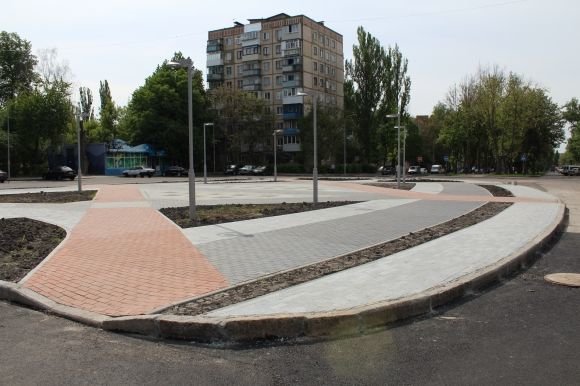 Площу Могилка мають відкрити до Дня міста. Чому немає літака? (ФОТО) на сайті 20minut.ua Площу Могилка мають відкрити до Дня міста. Чому немає літака? (ФОТО), фото №1 на сайті 20minut.ua