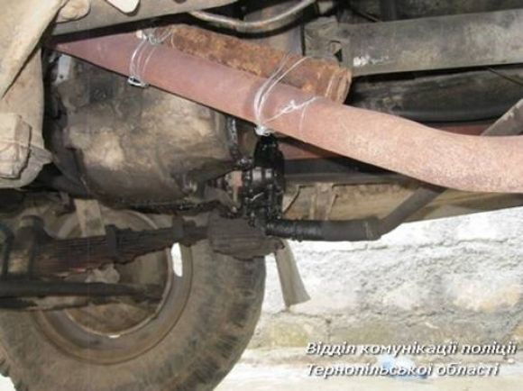 На Тернопільщині хотіли підірвати чоловіка. Снаряд прикріпили до автомобіля, фото №1 на сайті 20minut.ua