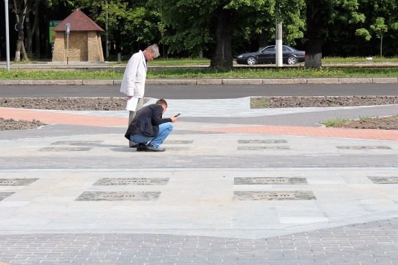 Площу Могилка мають відкрити до Дня міста. Чому немає літака? (ФОТО) на сайті 20minut.ua Площу Могилка мають відкрити до Дня міста. Чому немає літака? (ФОТО), фото №3 на сайті 20minut.ua