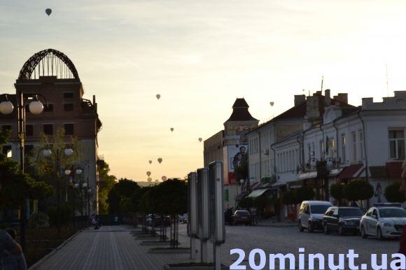 Фото дня: Кам'янець повітроплавальний, фото №1 на сайті 20minut.ua