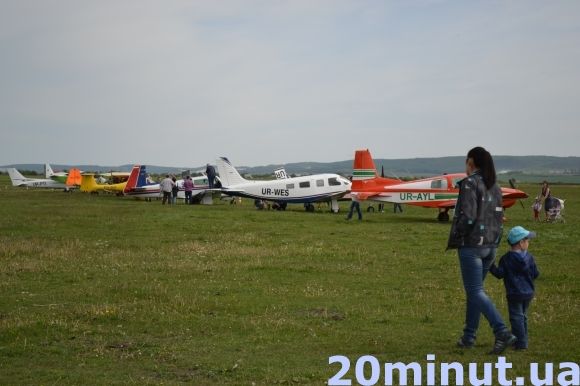 Знову в небо: у Кам’янці стартував фестиваль малої авіації на сайті 20minut.ua Знову в небо: у Кам’янці стартував фестиваль малої авіації, фото №1 на сайті 20minut.ua