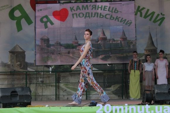 На День міста у Кам'янці презентували колекцію зачісок та одягу (ФОТО), фото №2 на сайті 20minut.ua