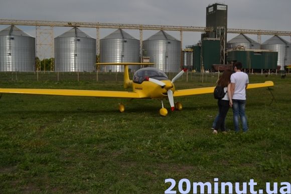Знову в небо: у Кам’янці стартував фестиваль малої авіації на сайті 20minut.ua Знову в небо: у Кам’янці стартував фестиваль малої авіації, фото №3 на сайті 20minut.ua