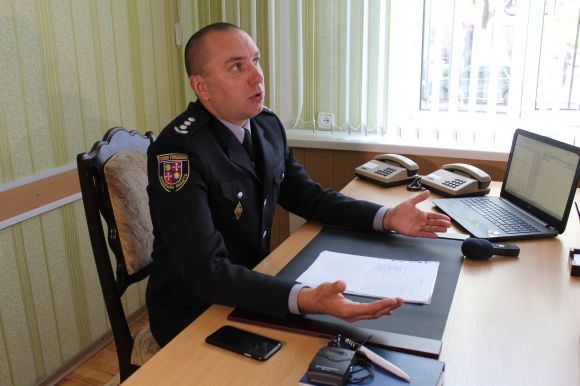 На Театральній поліцейські прийматимуть громадян цілий день без вихідних на сайті 20minut.ua На Театральній поліцейські прийматимуть громадян цілий день без вихідних, фото №2 на сайті 20minut.ua