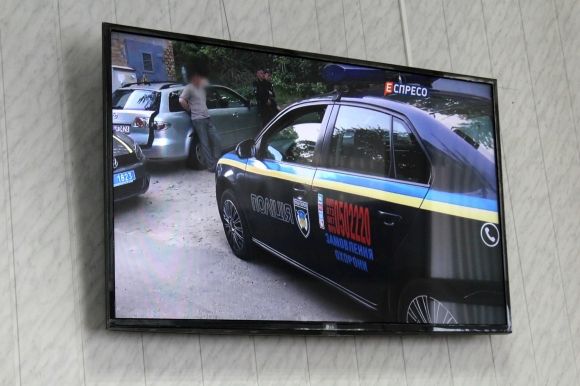 На Театральній поліцейські прийматимуть громадян цілий день без вихідних на сайті 20minut.ua На Театральній поліцейські прийматимуть громадян цілий день без вихідних, фото №7 на сайті 20minut.ua