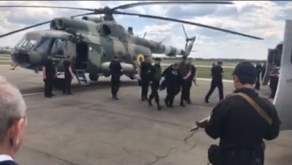 Силовики затримують екс-податківців в 15 областях. Вінницькі  –  під прицілом на сайті 20minut.ua Силовики затримують екс-податківців в 15 областях. Вінницькі  –  під прицілом, фото №4 на сайті 20minut.ua