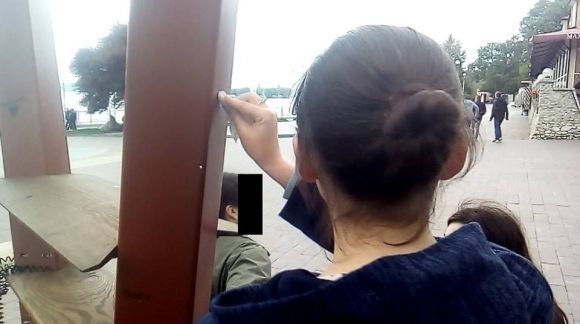 Тернополянин заставив неповнолітню стерти надпис на "сонячному дереві" на сайті 20minut.ua Тернополянин заставив неповнолітню стерти надпис на "сонячному дереві", фото №1 на сайті 20minut.ua