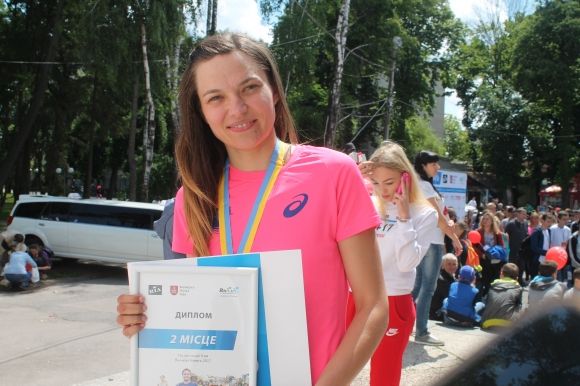 "Вінниця біжить": Хто першим пробіг 9 км і отримав 5000 грн на сайті 20minut.ua "Вінниця біжить": Хто першим пробіг 9 км і отримав 5000 грн, фото №6 на сайті 20minut.ua