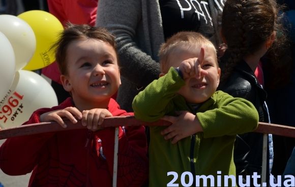 Cпорт полюбиш - сильним, спритним будеш. Як святкували з RIA маленькі вінничани на сайті 20minut.ua Cпорт полюбиш - сильним, спритним будеш. Як святкували з RIA маленькі вінничани, фото №15 на сайті 20minut.ua