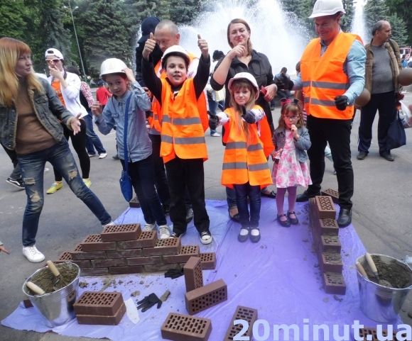 Cпорт полюбиш - сильним, спритним будеш. Як святкували з RIA маленькі вінничани на сайті 20minut.ua Cпорт полюбиш - сильним, спритним будеш. Як святкували з RIA маленькі вінничани, фото №5 на сайті 20minut.ua