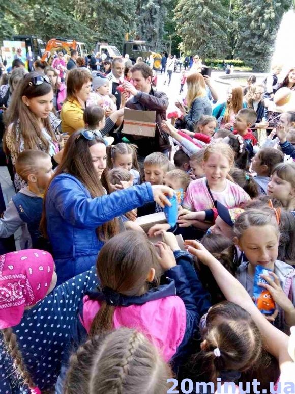 Cпорт полюбиш - сильним, спритним будеш. Як святкували з RIA маленькі вінничани на сайті 20minut.ua Cпорт полюбиш - сильним, спритним будеш. Як святкували з RIA маленькі вінничани, фото №8 на сайті 20minut.ua