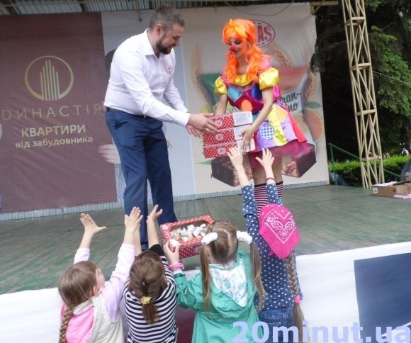 Cпорт полюбиш - сильним, спритним будеш. Як святкували з RIA маленькі вінничани на сайті 20minut.ua Cпорт полюбиш - сильним, спритним будеш. Як святкували з RIA маленькі вінничани, фото №11 на сайті 20minut.ua