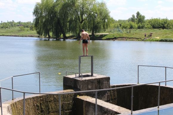 На Тяжилові зроблять пляж поряд з озером за 1 мільйон гривень. Що тут буде? на сайті 20minut.ua На Тяжилові зроблять пляж поряд з озером за 1 мільйон гривень. Що тут буде?, фото №1 на сайті 20minut.ua