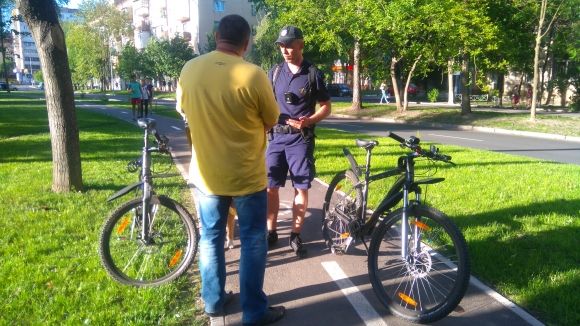 Нескінченні виклики і штрафи пішоходам на велодоріжках: як працює велопатруль у Вінниці, фото №3 на сайті 20minut.ua