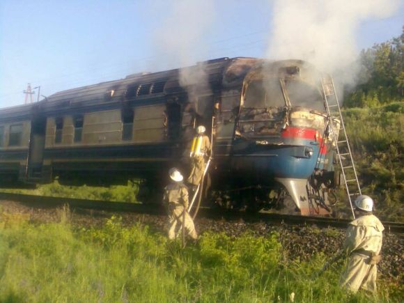 Пожежа на залізниці: машинне відділення згоріло, люди не постраждали, фото №2 на сайті 20minut.ua