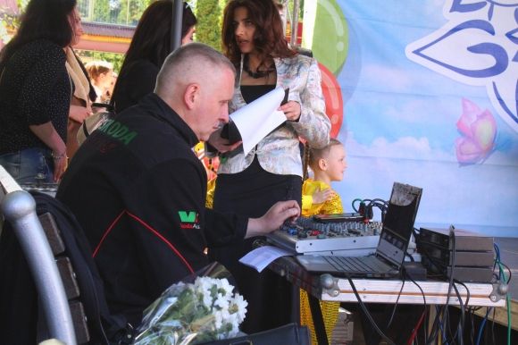 Посидіти на траві та помалювати: у Вінниці відкрили «Мистецькі вихідні» (ФОТОРЕПОРТАЖ), фото №16 на сайті 20minut.ua