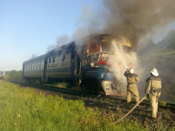 Пожежа на залізниці: машинне відділення згоріло, люди не постраждали, фото №1 на сайті 20minut.ua