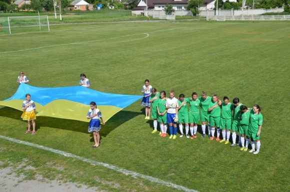 Перемога дівчат з махнівського “Колосу” на сайті 20minut.ua Перемога дівчат з махнівського “Колосу”, фото №1 на сайті 20minut.ua