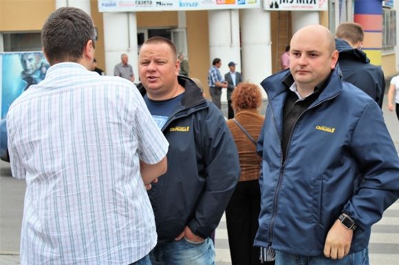 Піар для політиків та сором’язлива молодь. Під облрадою був мітинг (ФОТОРЕПОРТАЖ), фото №11 на сайті 20minut.ua