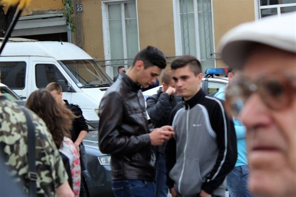Піар для політиків та сором’язлива молодь. Під облрадою був мітинг (ФОТОРЕПОРТАЖ), фото №3 на сайті 20minut.ua