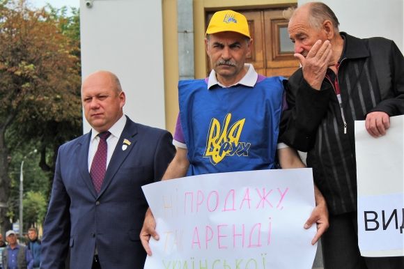 Піар для політиків та сором’язлива молодь. Під облрадою був мітинг (ФОТОРЕПОРТАЖ), фото №9 на сайті 20minut.ua