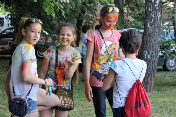Фестиваль фарб. У парку Горького пройшло свято «Холі» (ФОТО, ВІДЕО), фото №1 на сайті 20minut.ua