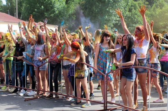 Фестиваль фарб. У парку Горького пройшло свято «Холі» (ФОТО, ВІДЕО), фото №11 на сайті 20minut.ua