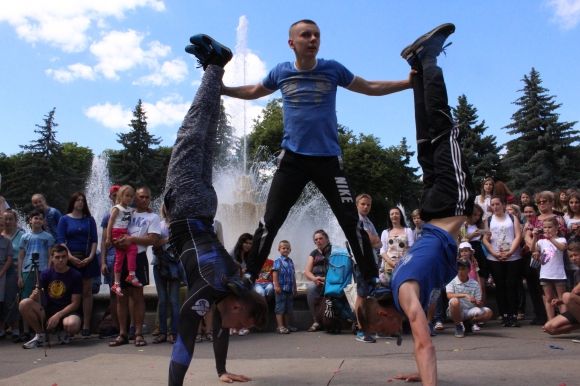 WorkOut-шоу, радіокеровані машинки та шалені хіміки: що відбувається у парку? (ФОТОРЕПОРТАЖ), фото №19 на сайті 20minut.ua