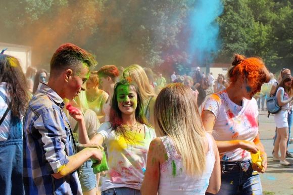Фестиваль фарб. У парку Горького пройшло свято «Холі» (ФОТО, ВІДЕО), фото №6 на сайті 20minut.ua