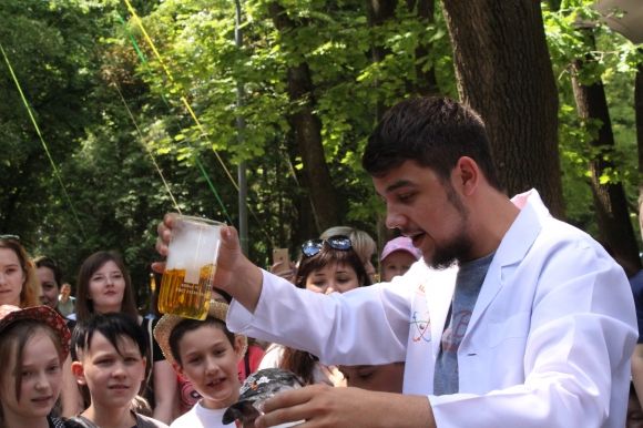 WorkOut-шоу, радіокеровані машинки та шалені хіміки: що відбувається у парку? (ФОТОРЕПОРТАЖ), фото №9 на сайті 20minut.ua