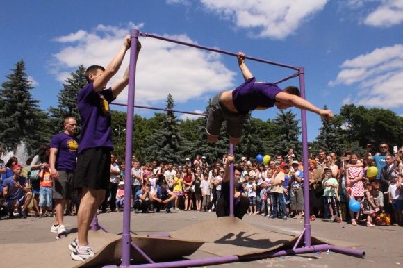 WorkOut-шоу, радіокеровані машинки та шалені хіміки: що відбувається у парку? (ФОТОРЕПОРТАЖ), фото №20 на сайті 20minut.ua