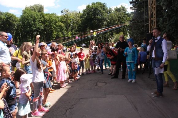 WorkOut-шоу, радіокеровані машинки та шалені хіміки: що відбувається у парку? (ФОТОРЕПОРТАЖ), фото №3 на сайті 20minut.ua