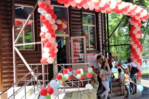 У парку Горького з’явився новий атракціон. І він дуже дивний (ВІДЕО) на сайті 20minut.ua У парку Горького з’явився новий атракціон. І він дуже дивний (ВІДЕО), фото №1 на сайті 20minut.ua