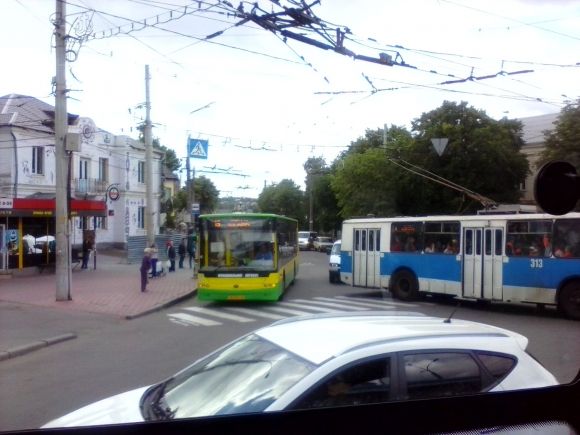 Півтори години замість 15-ти хвилин. Як їхали люди на роботу із Замостя (ФОТО, ВІДЕО), фото №5 на сайті 20minut.ua