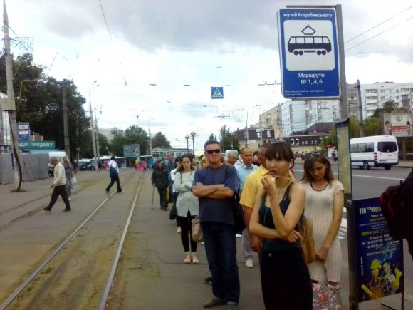 Півтори години замість 15-ти хвилин. Як їхали люди на роботу із Замостя (ФОТО, ВІДЕО), фото №4 на сайті 20minut.ua