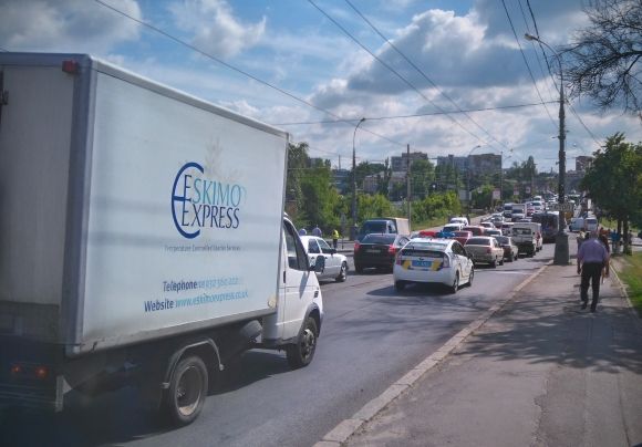 «Куди скаржитися? В ООН?»: Центральний міст потонув у заторах (ВІДЕО, ФОТО), фото №12 на сайті 20minut.ua