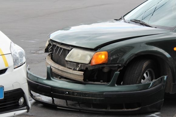 Аварія на Театральній. Зіткнулися поліцейський «Пріус» та «Фольксваген» на сайті 20minut.ua Аварія на Театральній. Зіткнулися поліцейський «Пріус» та «Фольксваген», фото №3 на сайті 20minut.ua