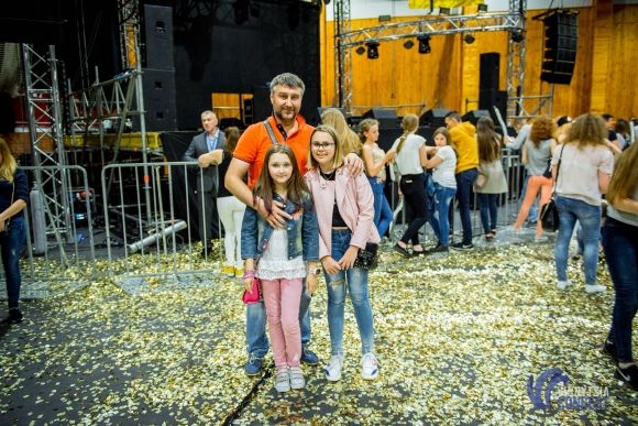 Як відомі вінничани та фіналістки «Голосу країни» відривалися на концерті MOZGI у Вінниці, фото №8 на сайті 20minut.ua