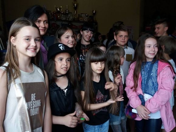 Як відомі вінничани та фіналістки «Голосу країни» відривалися на концерті MOZGI у Вінниці, фото №5 на сайті 20minut.ua