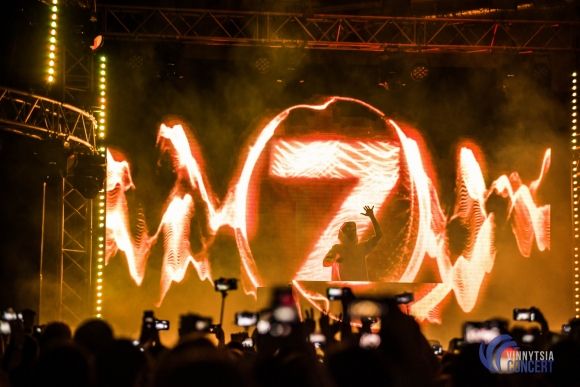 Як відомі вінничани та фіналістки «Голосу країни» відривалися на концерті MOZGI у Вінниці, фото №2 на сайті 20minut.ua