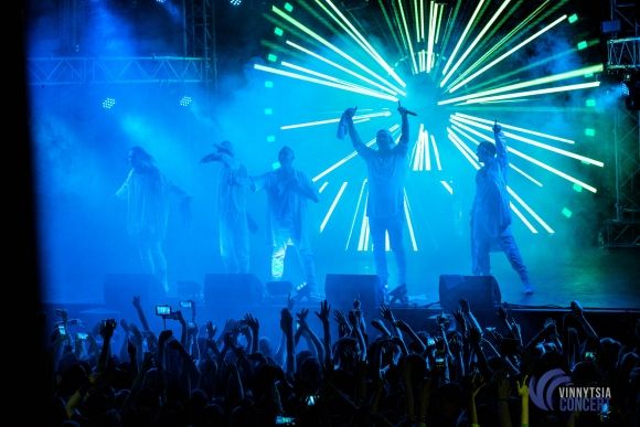 Як відомі вінничани та фіналістки «Голосу країни» відривалися на концерті MOZGI у Вінниці, фото №4 на сайті 20minut.ua