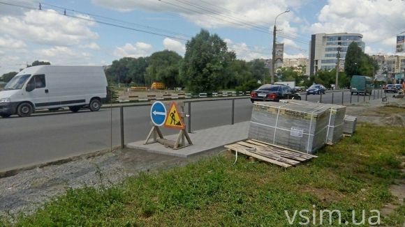 Біля «Оазису» будують нову пішохідну доріжку, фото №2 на сайті vsim.ua