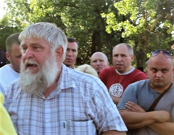 «Це буде Чорнобиль-2». Люди з Сабарова проти сусідства з цвинтарем, фото №2 на сайті 20minut.ua