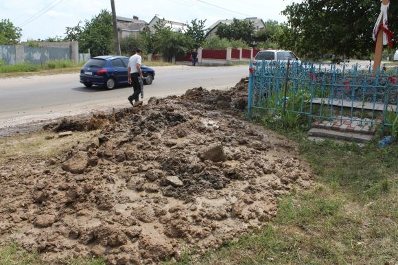«Багно стікало до Електромережі». Знову в Сабарові прорвало каналізацію, фото №1 на сайті 20minut.ua