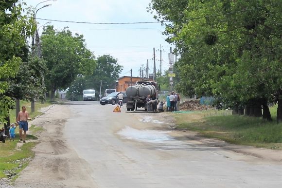 «Багно стікало до Електромережі». Знову в Сабарові прорвало каналізацію, фото №6 на сайті 20minut.ua